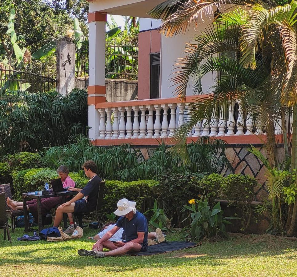 La Feve Beach Bed And Breakfast Hotel Entebbe Exterior photo